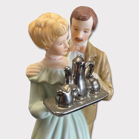 Vintage | 1983 Treasured Memories 25th Anniversary Figurine - Picture 4 of 4